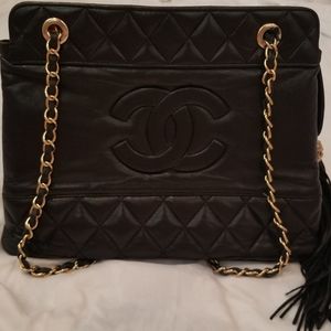 Authentic (Vintage) Lambskin Chanel Shoulder Bag